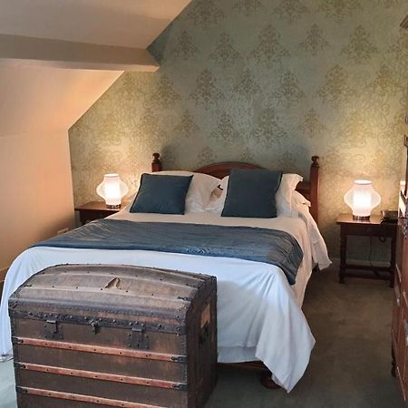 Logis - Hotel & Restaurant Le Gonfalon Germigny-l'Eveque Eksteriør billede
