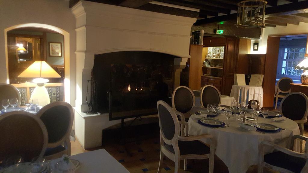 Logis - Hotel & Restaurant Le Gonfalon Germigny-l'Eveque Eksteriør billede