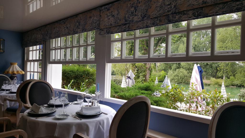 Logis - Hotel & Restaurant Le Gonfalon Germigny-l'Eveque Eksteriør billede