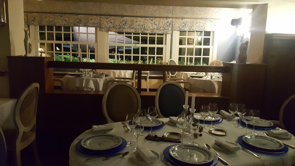 Logis - Hotel & Restaurant Le Gonfalon Germigny-l'Eveque Eksteriør billede