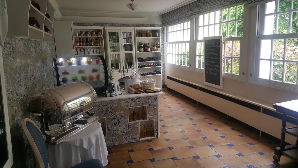 Logis - Hotel & Restaurant Le Gonfalon Germigny-l'Eveque Eksteriør billede