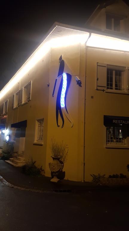 Logis - Hotel & Restaurant Le Gonfalon Germigny-l'Eveque Eksteriør billede