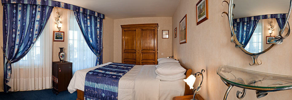 Logis - Hotel & Restaurant Le Gonfalon Germigny-l'Eveque Eksteriør billede