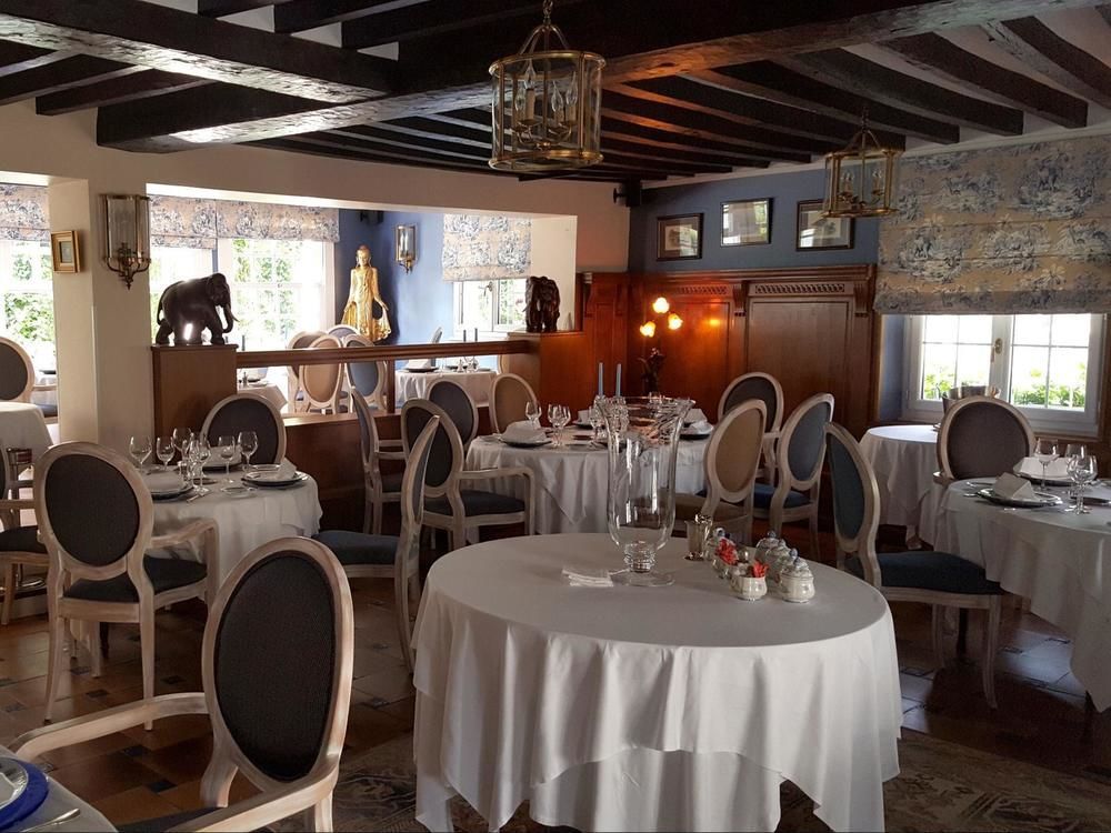 Logis - Hotel & Restaurant Le Gonfalon Germigny-l'Eveque Eksteriør billede