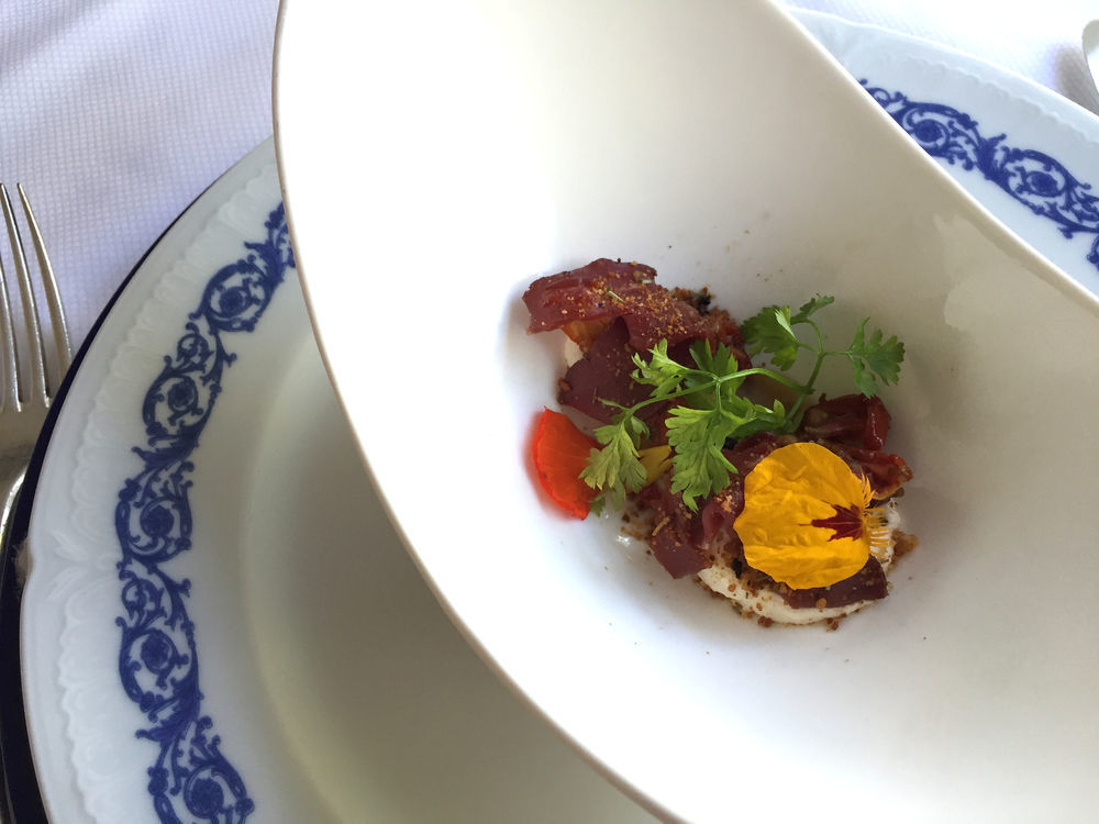 Logis - Hotel & Restaurant Le Gonfalon Germigny-l'Eveque Eksteriør billede
